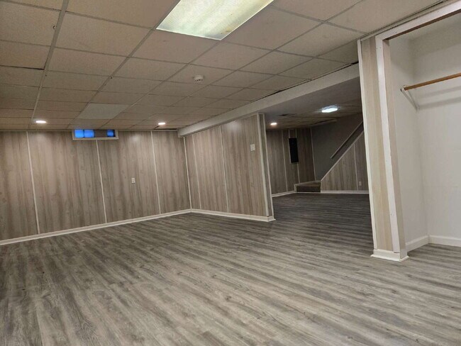 Building Photo - The Good Life — Over 2,200 Sq Ft with Finished Basement & Sunroom
