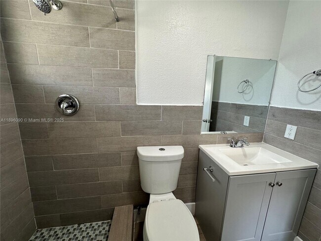 Building Photo - 116 NW 2nd Ave