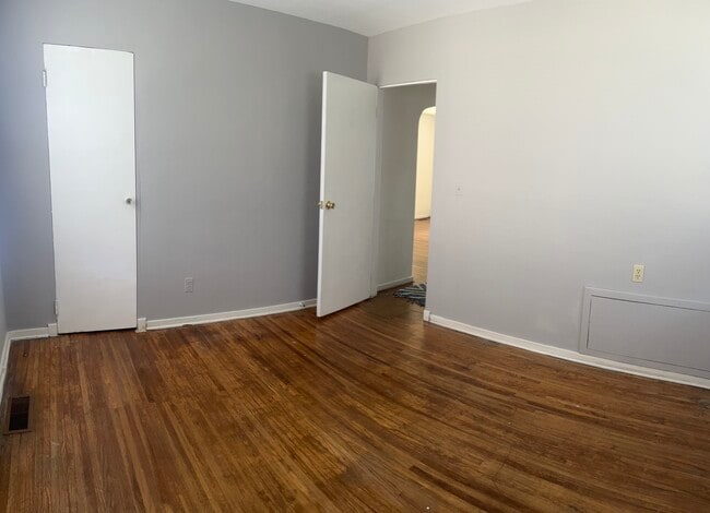 Building Photo - 610 Marquette Dr