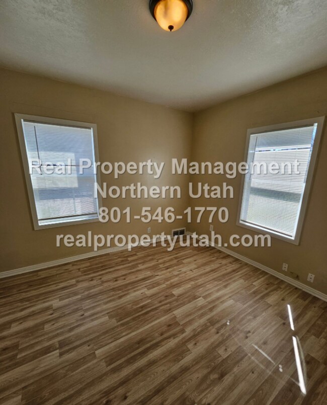 Building Photo - 2 Bedroom 1 Bathroom Ogden Home Available