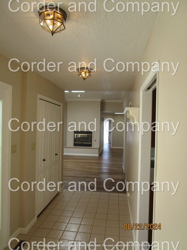 Building Photo - Cute 2 Bedroom, 2 Bathroom, 2 Car Garage and 1,562 Sq. Ft. home in 55+ Community in Rio Rancho.
