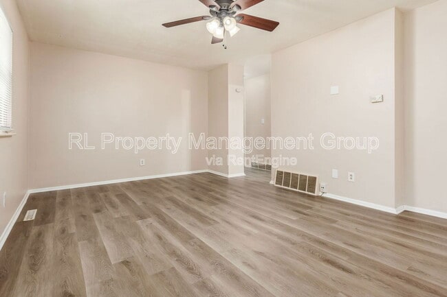 Building Photo - 1495 Yates Dr