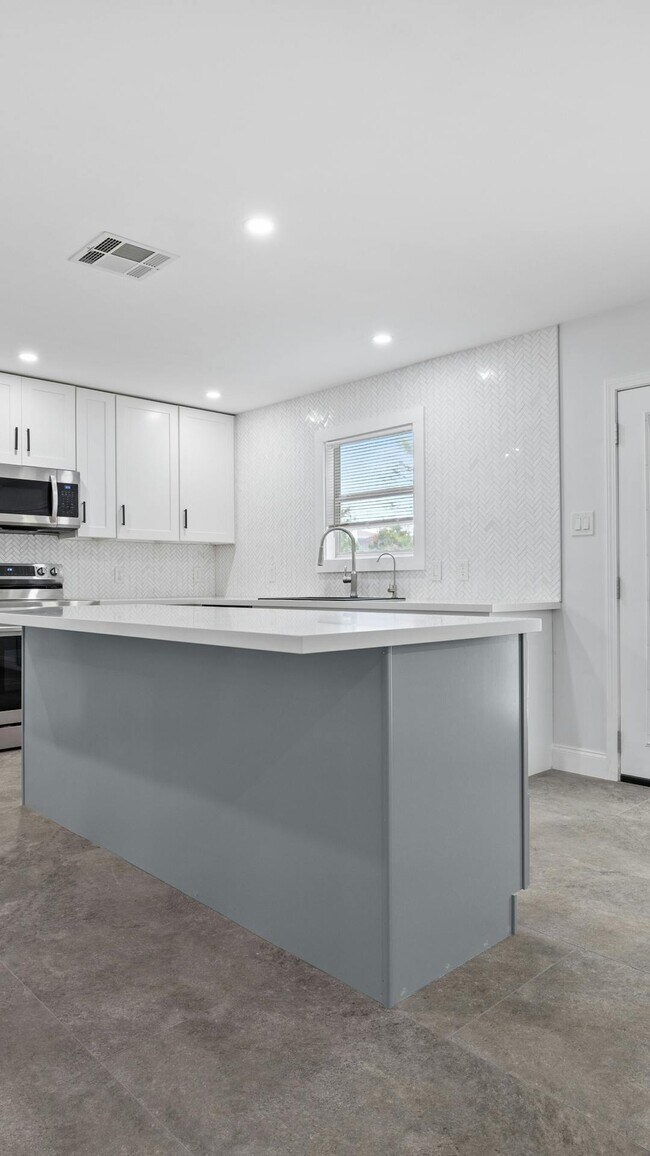 Building Photo - 3809 Haleys Way