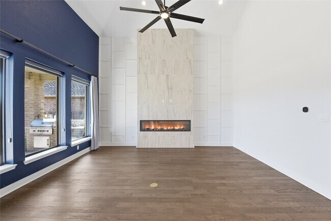 Building Photo - 15314 Viviente Dr