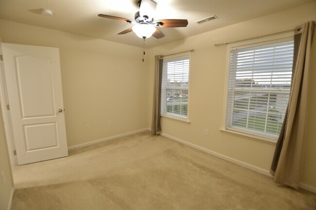 Building Photo - 3702 Sun Pl