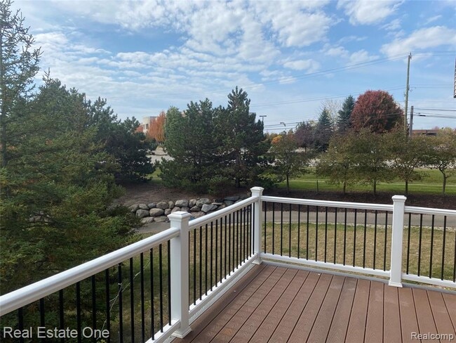 Building Photo - 39206 Silverthorne Bend