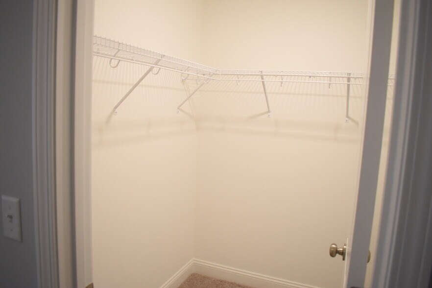 Building Photo - 4624 Runaway Bay Ln