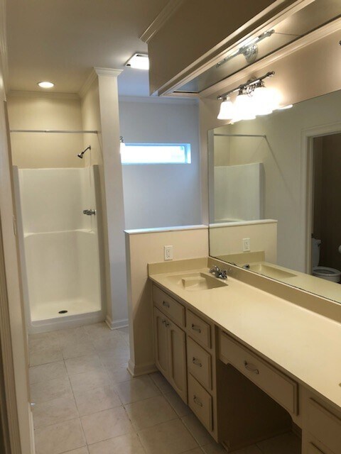 Building Photo - Beautiful 3 bedroom on corner lot in Azalea Lakes