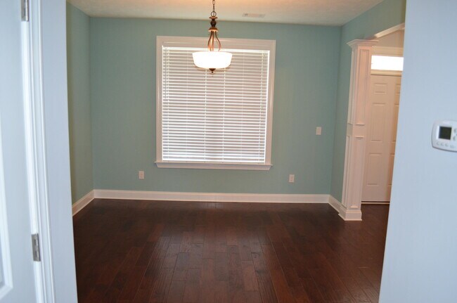 Building Photo - 519 Bunchgrass St