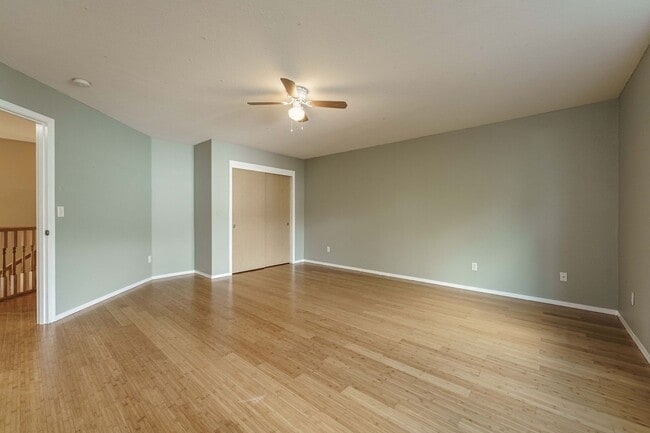 Building Photo - $500 Move In Special  4 Bedroom 2.5 Bath N...
