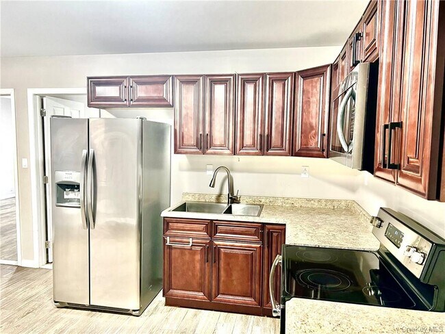 Primary Photo - 108 North St