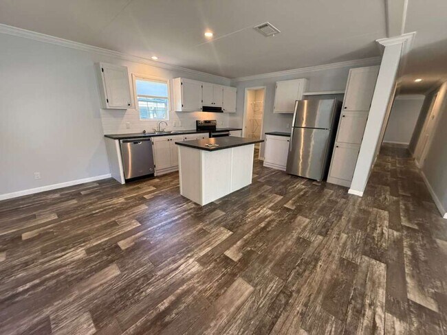 Building Photo - BEAUTIFUL +55 HOA COMMUNITY