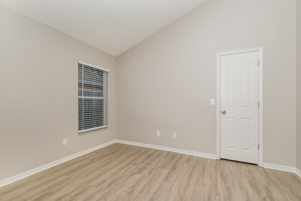 Building Photo - 5660 Paddock Trail Dr
