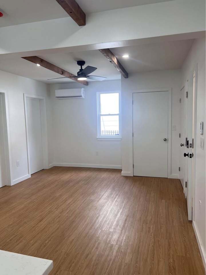Building Photo - 206 S Chestnut St