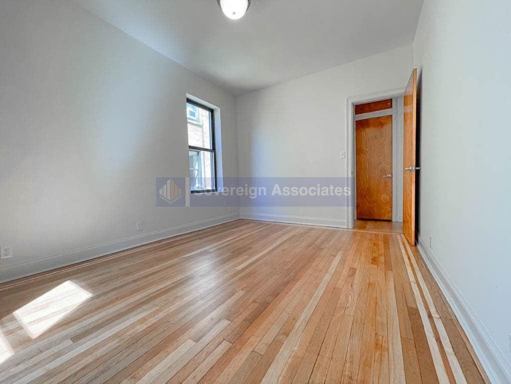 Building Photo - 664 W 163rd St