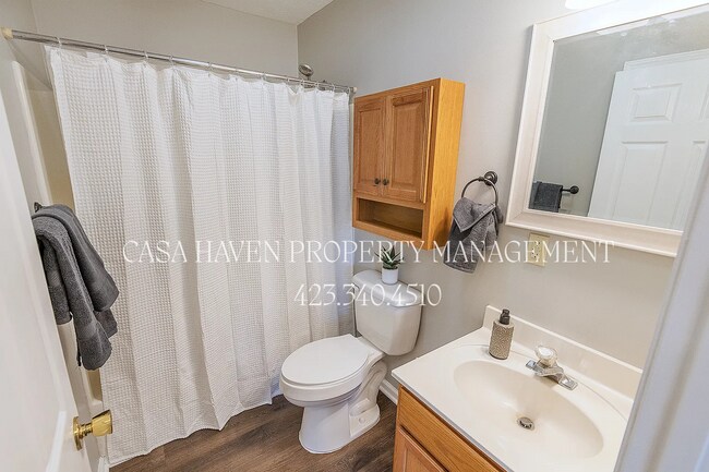 Building Photo - 2 Bed 1 Bath