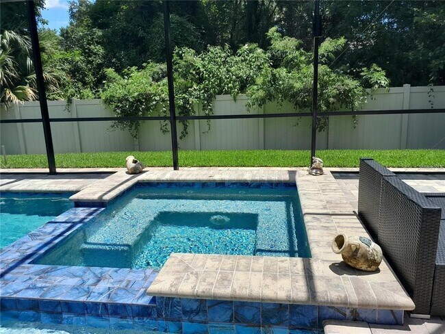 Building Photo - 600 Stone Oak Dr