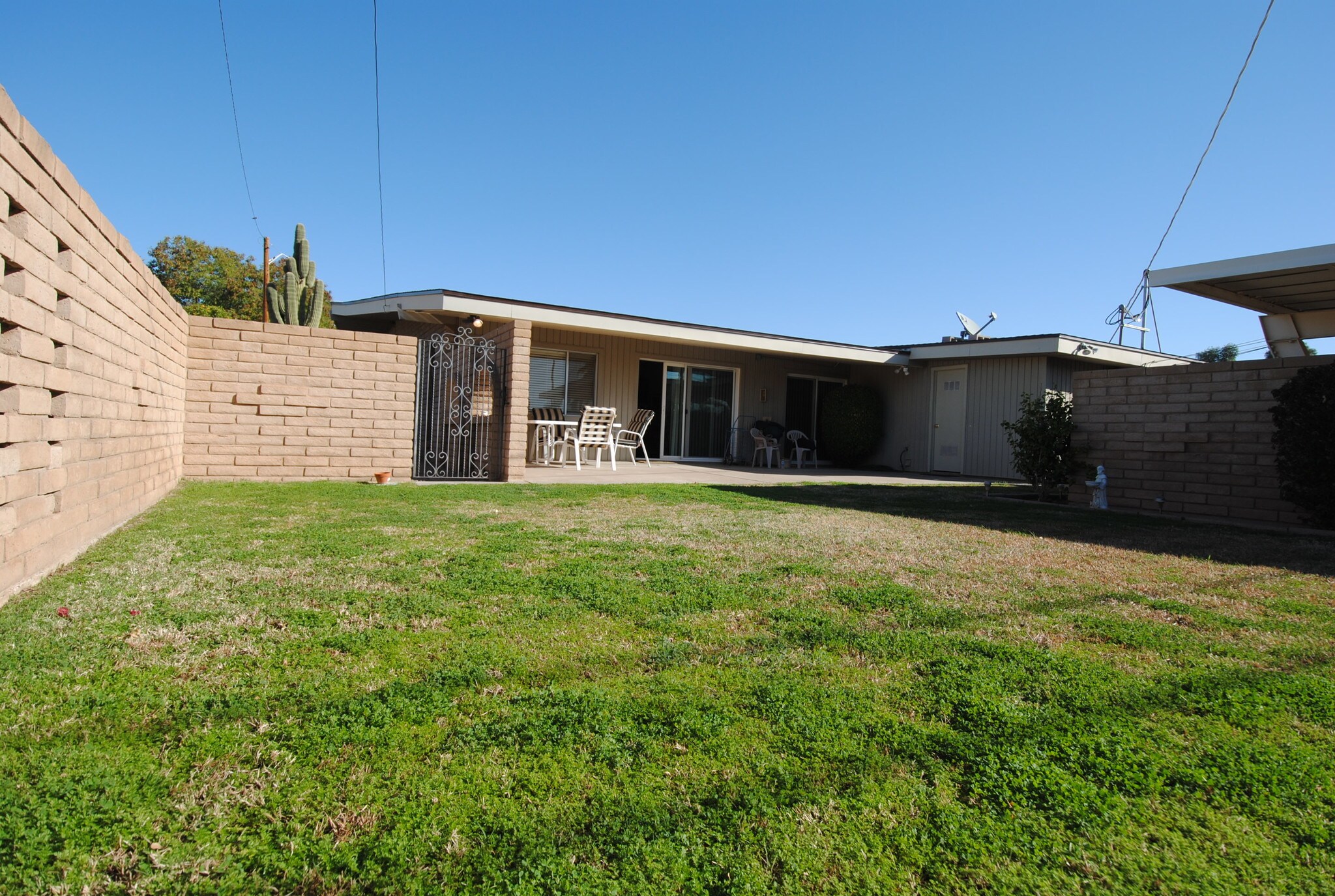 Building Photo - 3703 E Montecito Ave