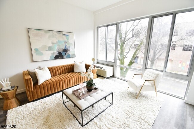 Building Photo - 100 Evergreen Pl