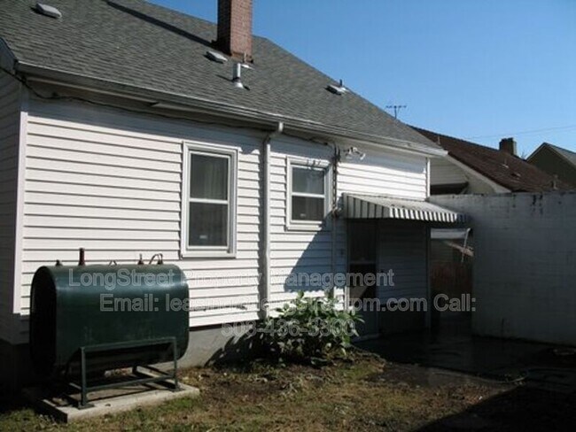 Building Photo - 6325 N Maryland Ave
