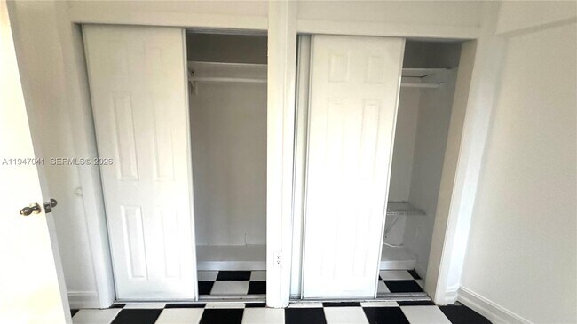 Building Photo - 1701 NE Miami Gardens Dr