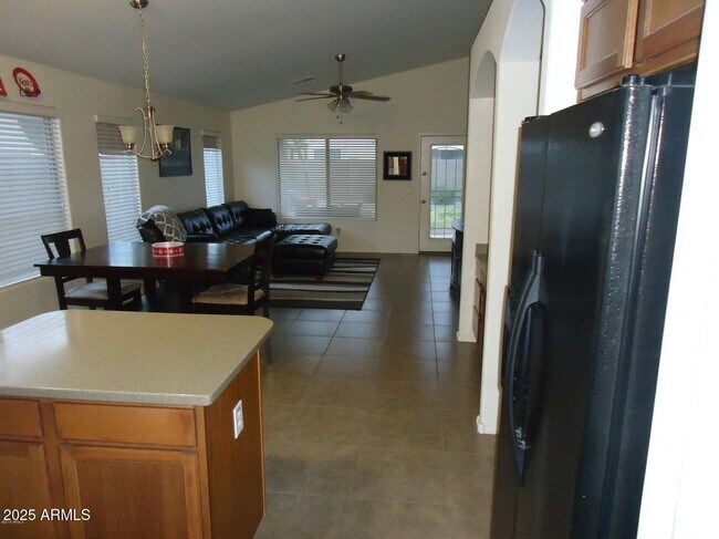Building Photo - 41133 W Sanders Way