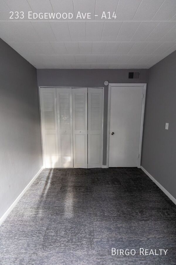 Building Photo - 2 Bedroom Apartment in Pittsburgh! Great L...