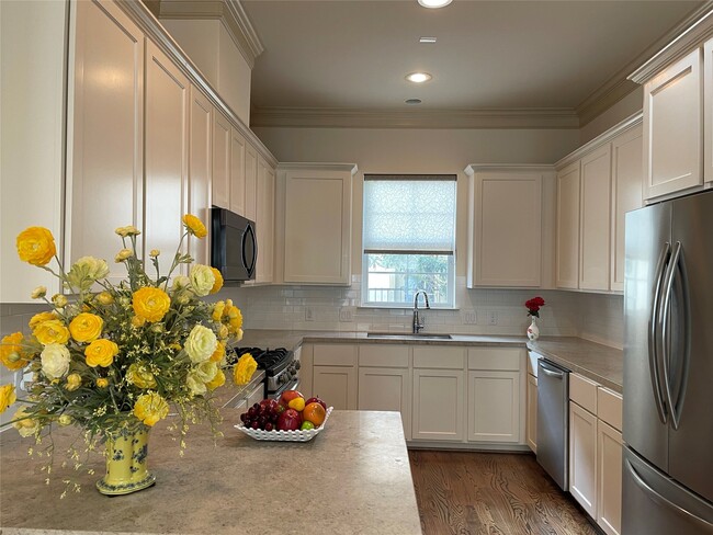 Building Photo - 4031 Bellefontaine St