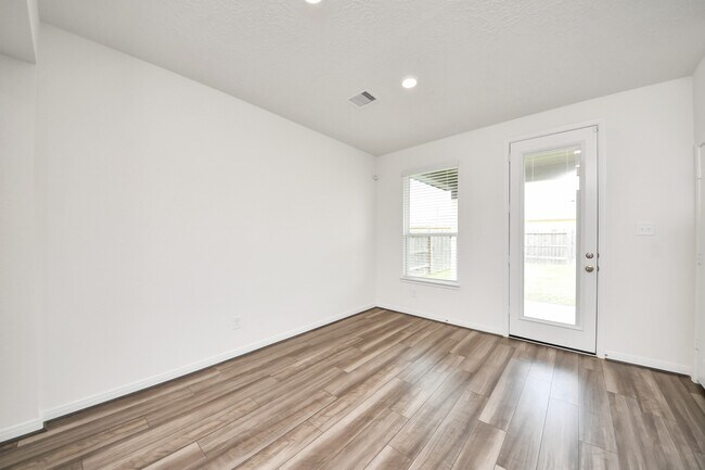 Building Photo - 22830 Brisbee Ln