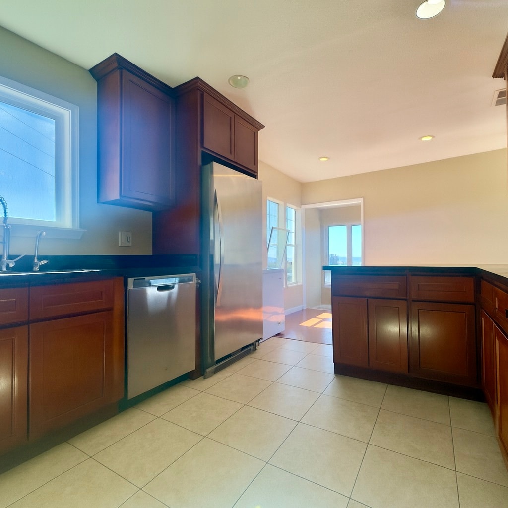 Building Photo - 8109 Ney Ave