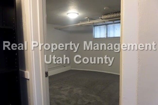 Building Photo - 157 N 400 E