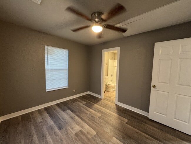 Building Photo - 413 Osage St