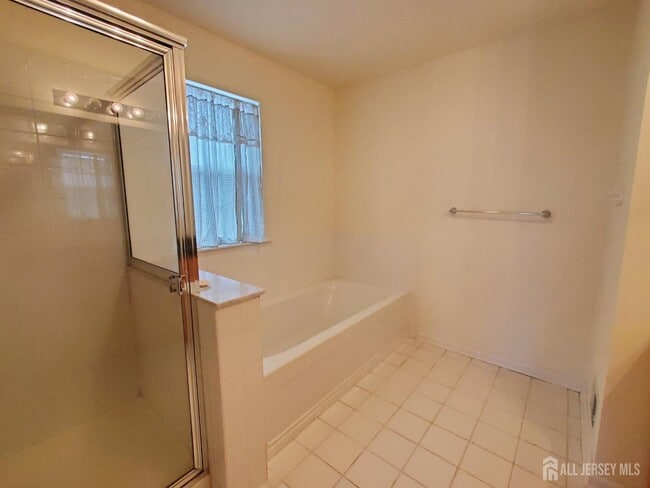 Building Photo - 202 Alder Ct