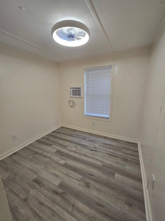 Building Photo - 960 N Rock Crusher Rd