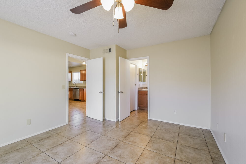 Building Photo - 4774 W Menadota Dr