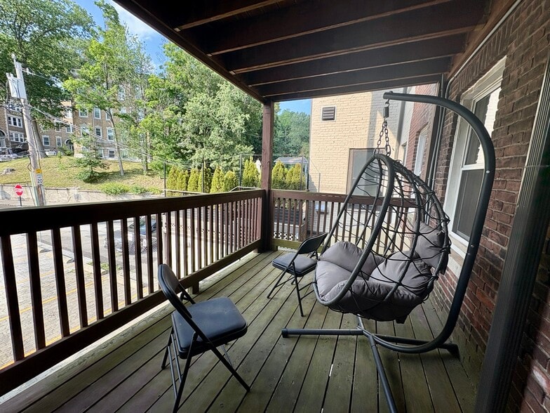 Building Photo - 1614 Beacon St