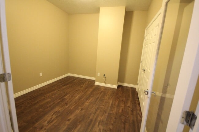 Building Photo - Luxury Living in Downtown Provo