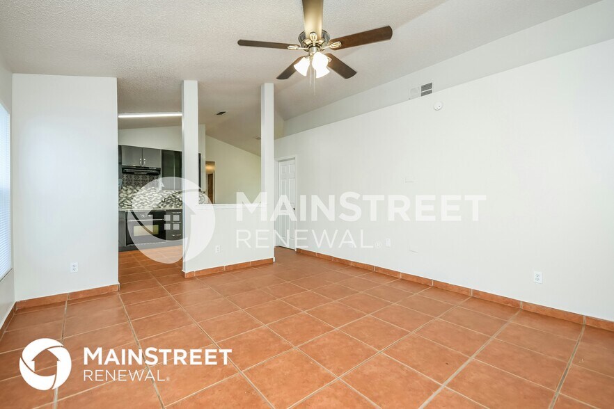 Building Photo - 9751 Red Clover Ave