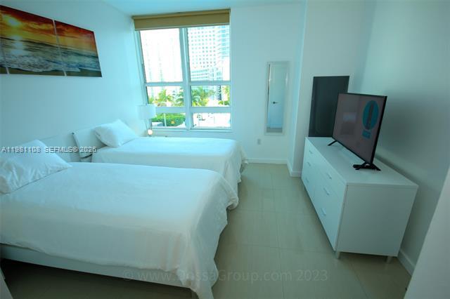 Building Photo - 950 Brickell Bay Dr