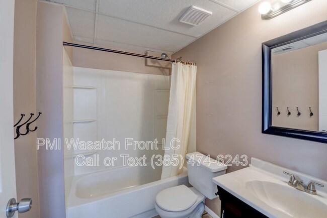 Building Photo - 794 E Savannah Ct