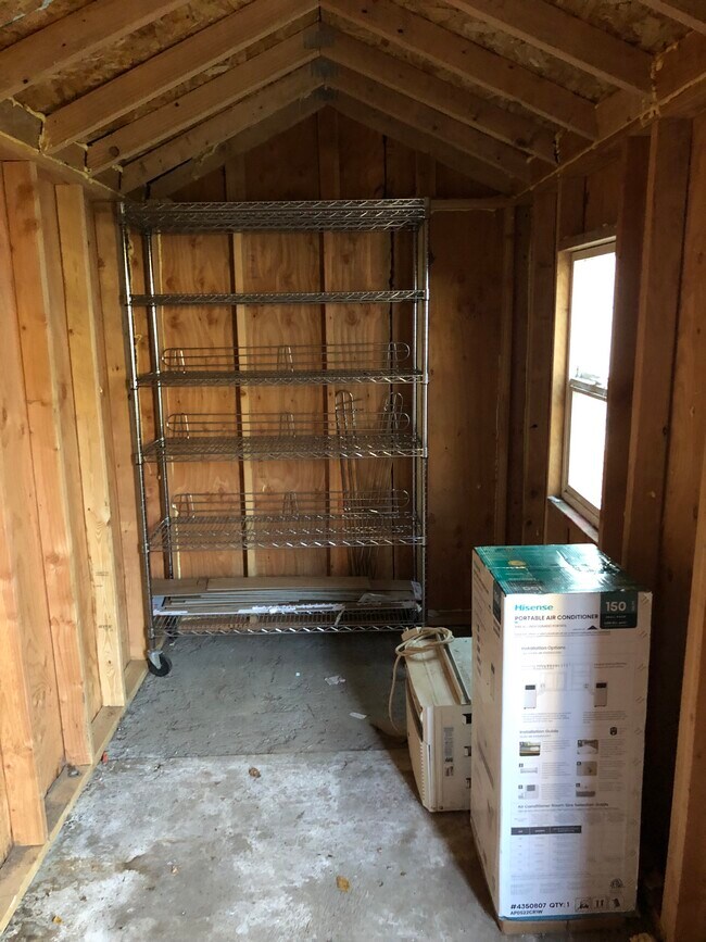 Building Photo - 6618 N Albina Ave