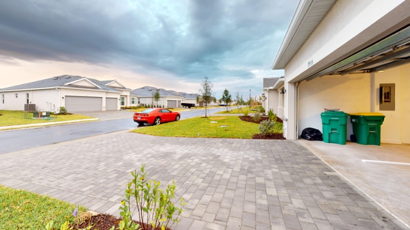 Building Photo - 7773 Lakes Edge Ln