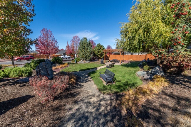 Building Photo - 3667 SW Pumice Stone Ave