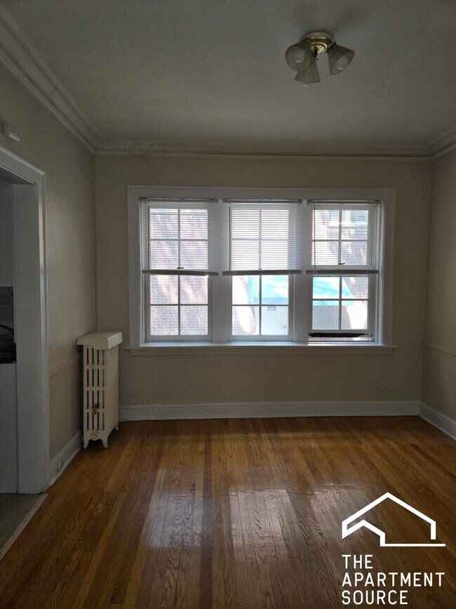 Building Photo - 1454 Oak Ave