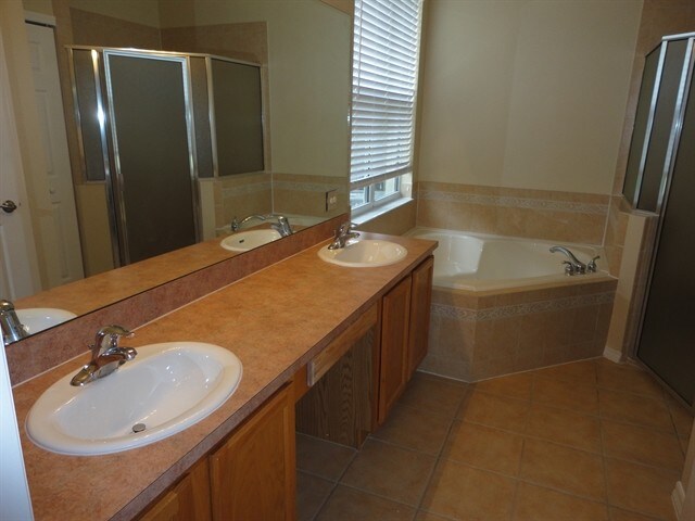 Building Photo - 13450 Sunkiss Loop