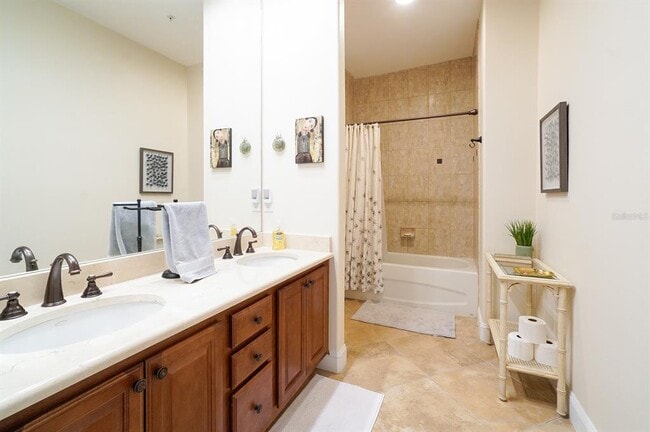Building Photo - 913 Lotus Vista Dr