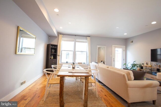 Building Photo - 738 N 19th St