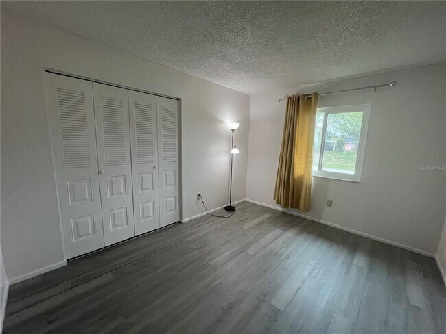 Building Photo - 3703 Suburban Ln