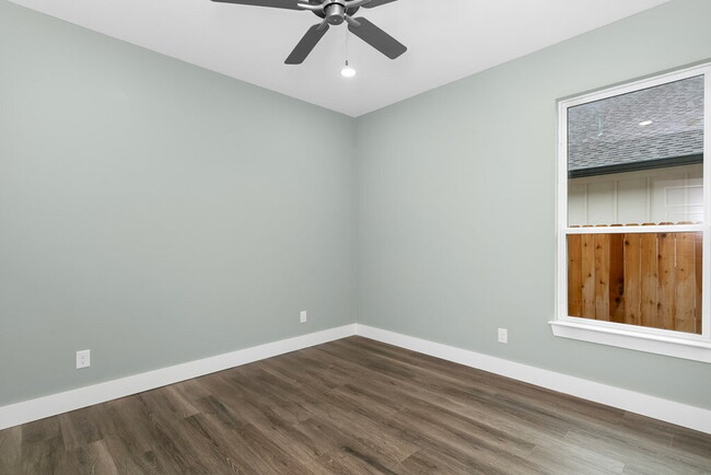 Building Photo - 716 Wedgewood Ln