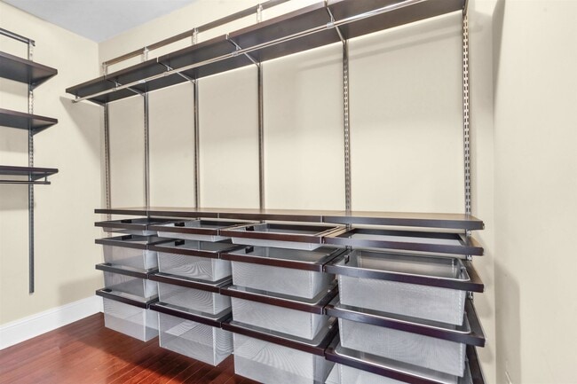 Building Photo - 17 Moorings Ln